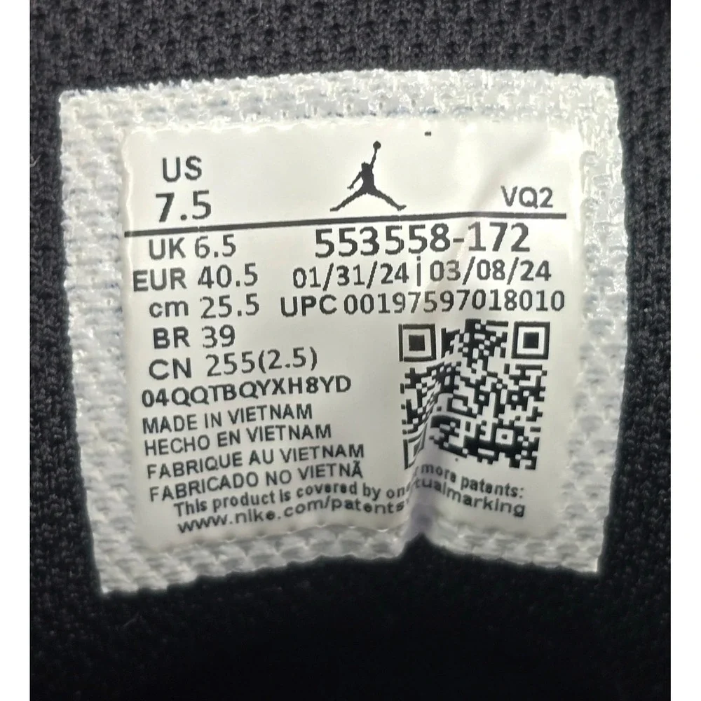 Nike Air Jordan 1 Low Sneakers 7Y White Black Gold Metallic Leather 553560-127